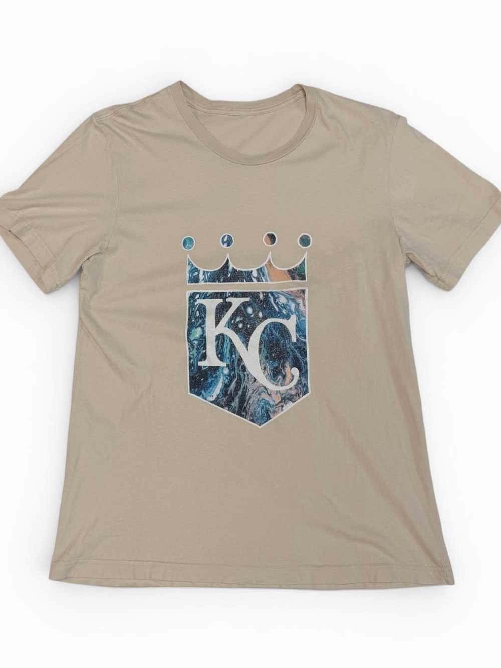 Kansas City Royals Crewneck Graphic Tee in Beige with Faded Marble KC Crest